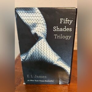 Fifty Shades Trilogy Set : paperback Boxed Set by E. L. James 2012